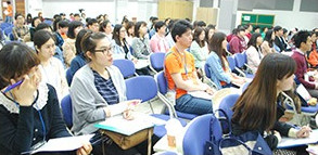강의를 듣는 아카데미 수강생들