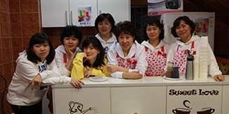 카페 봉사에 참여한 자원봉사자들